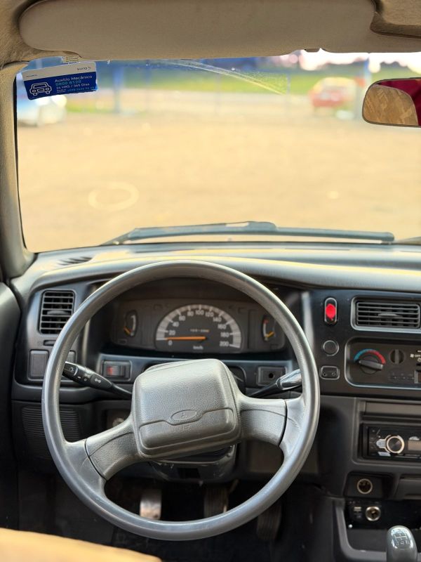 Mitsubishi l200 foto 11