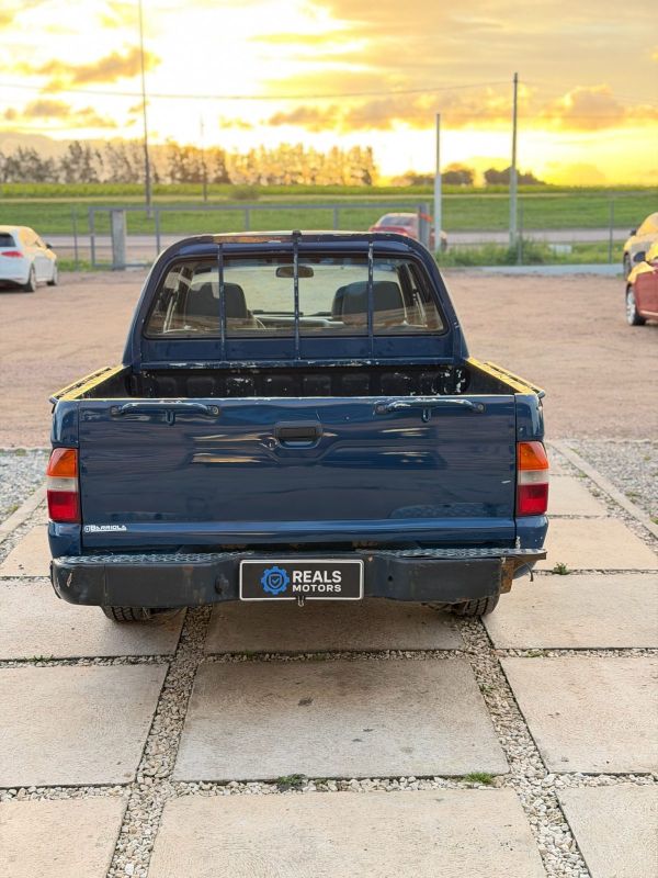 Mitsubishi l200 foto 5
