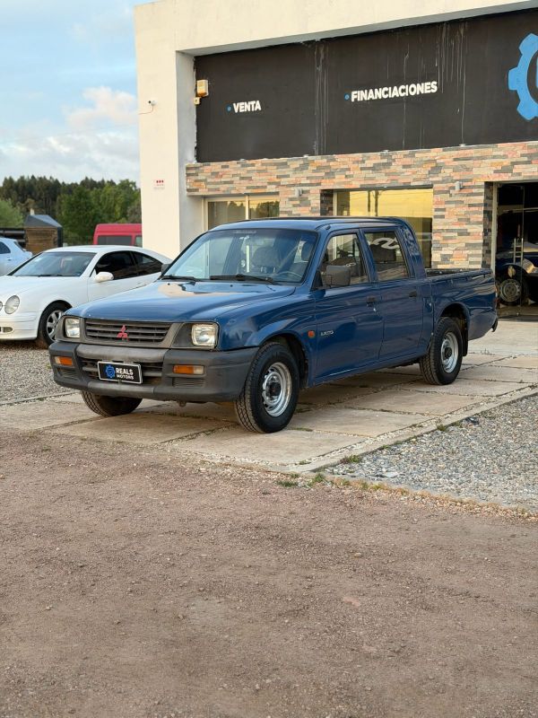Mitsubishi l200 foto 3