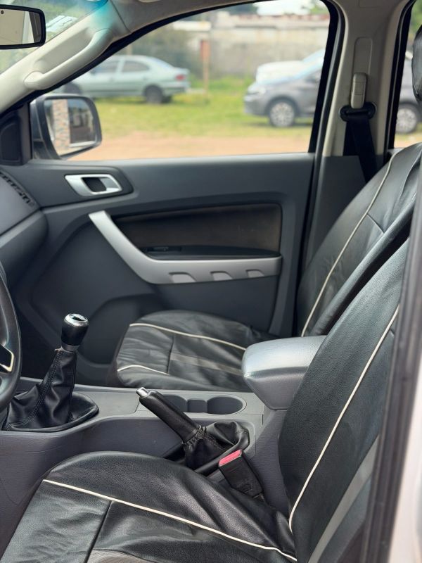 Ford Ranger foto 10