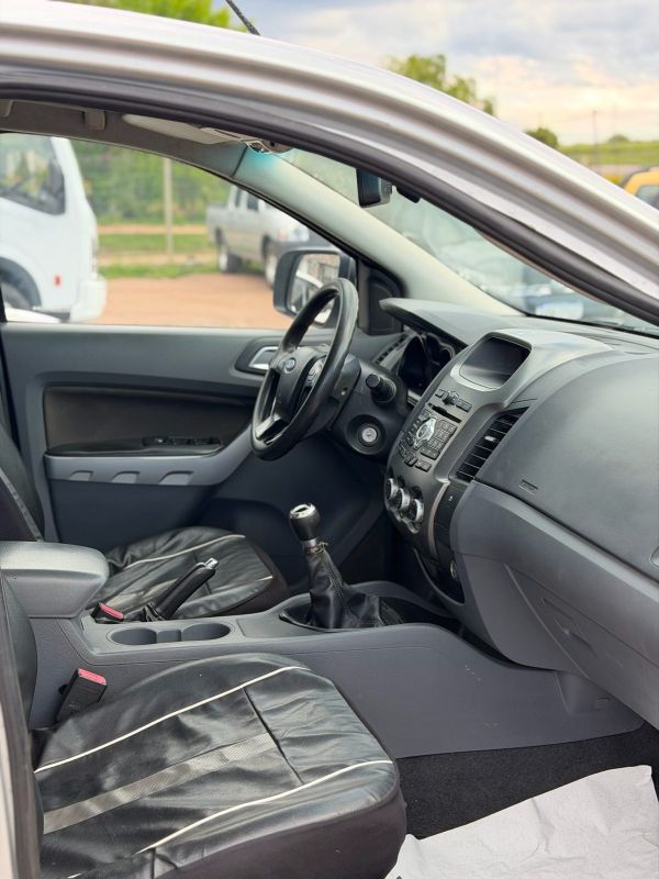Ford Ranger foto 12