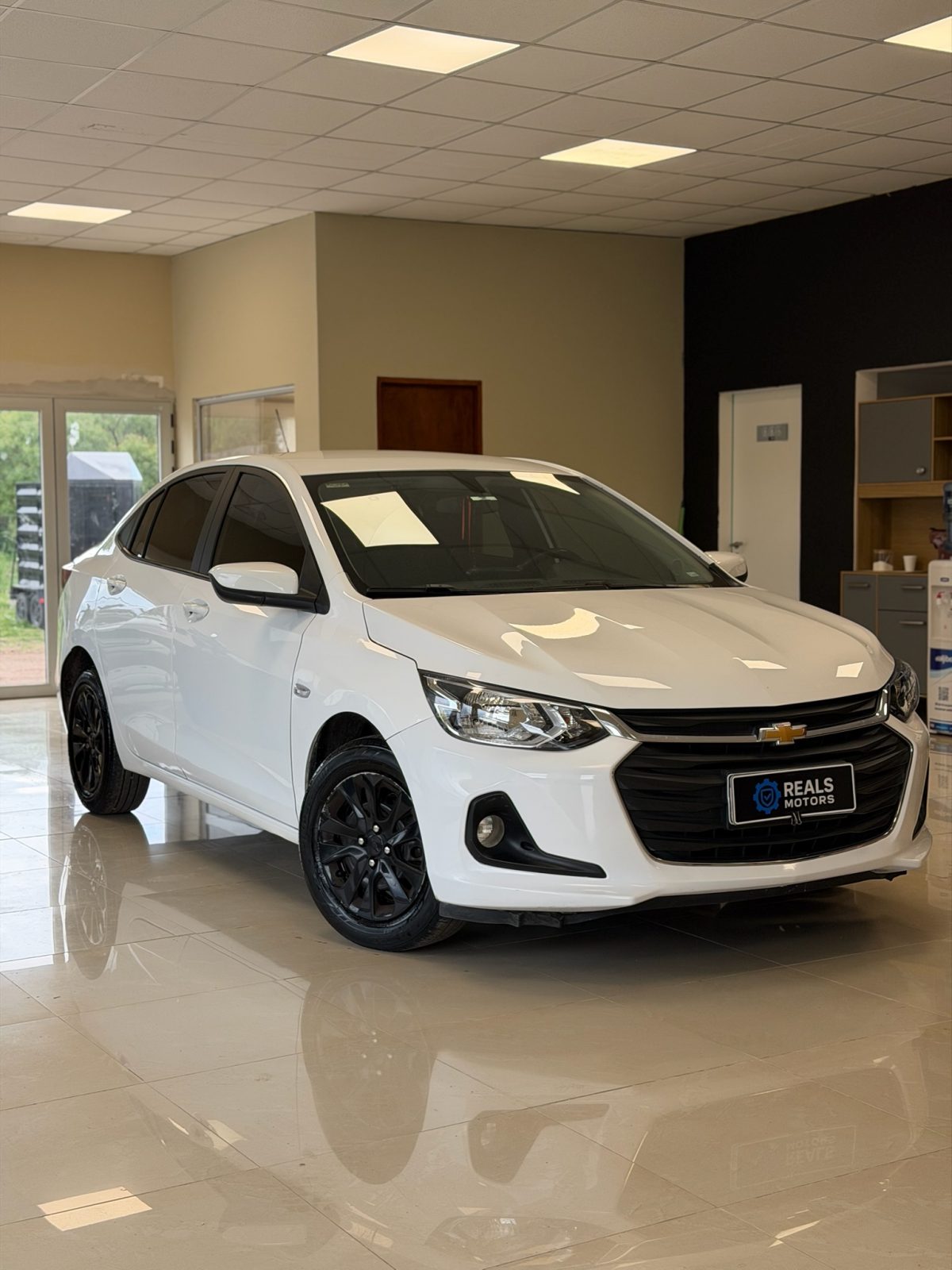 CHEVROLET ONIX foto 1